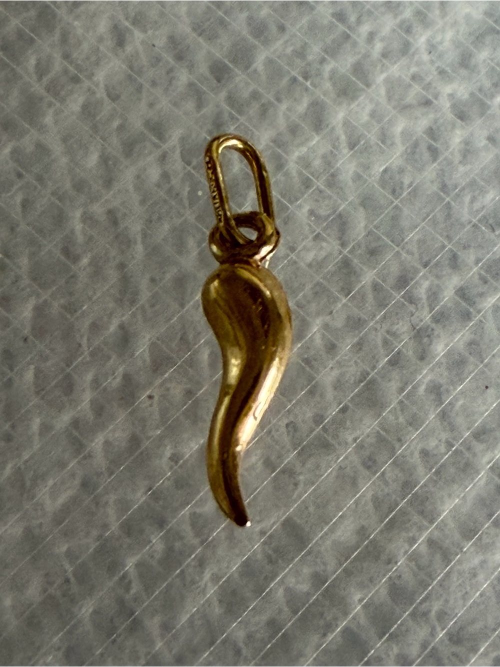 Real 18K gold vintage Italian Cornichello pendant